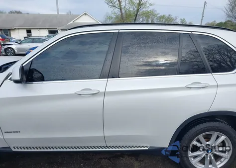 2015 BMW X5 xDrive35I z USA, uszkodzony, nr VIN 5UXKR0C5XF0P02453